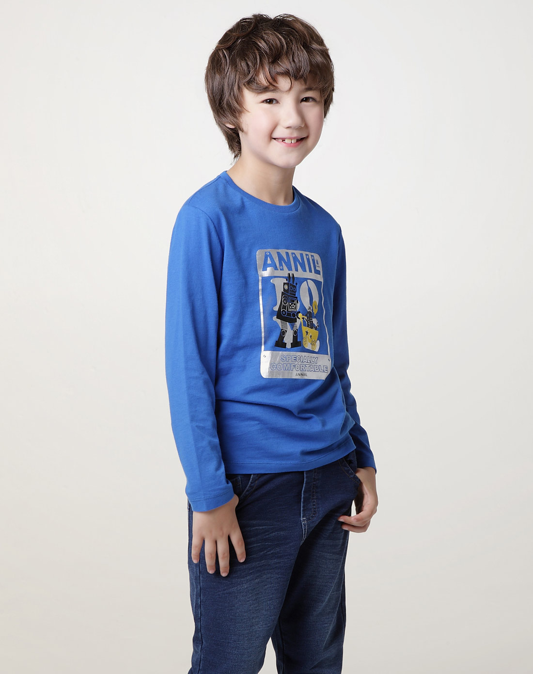 男童北欧蓝圆领长袖针织衫