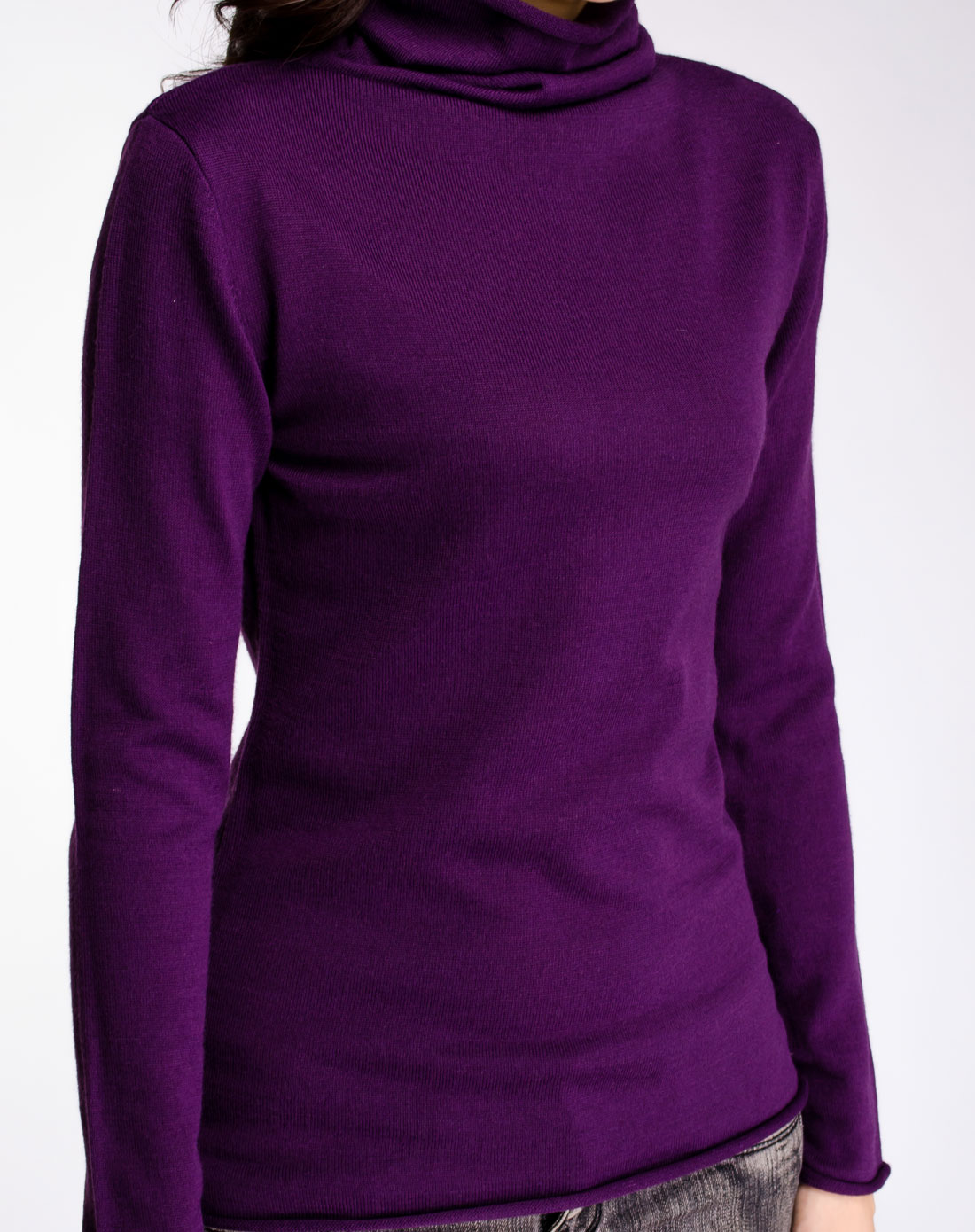 深紫大领子针织毛衣