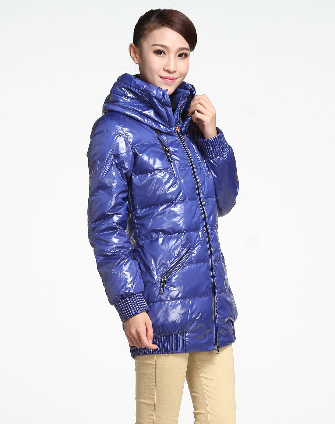 雅鹿自由自在 女款亮面翻领宝蓝色长袖羽绒服
