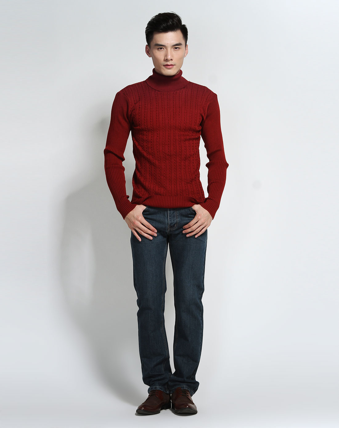 织麻花高领枣红色长袖毛衣