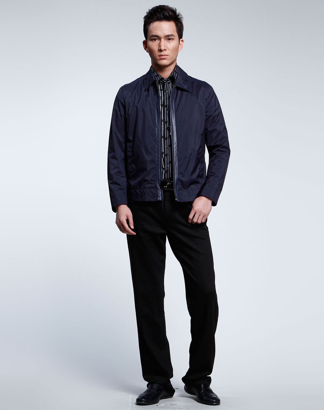 奢华欧美男士服装专场 > 布兰施braun buffel 男款深蓝色翻领长袖夹克