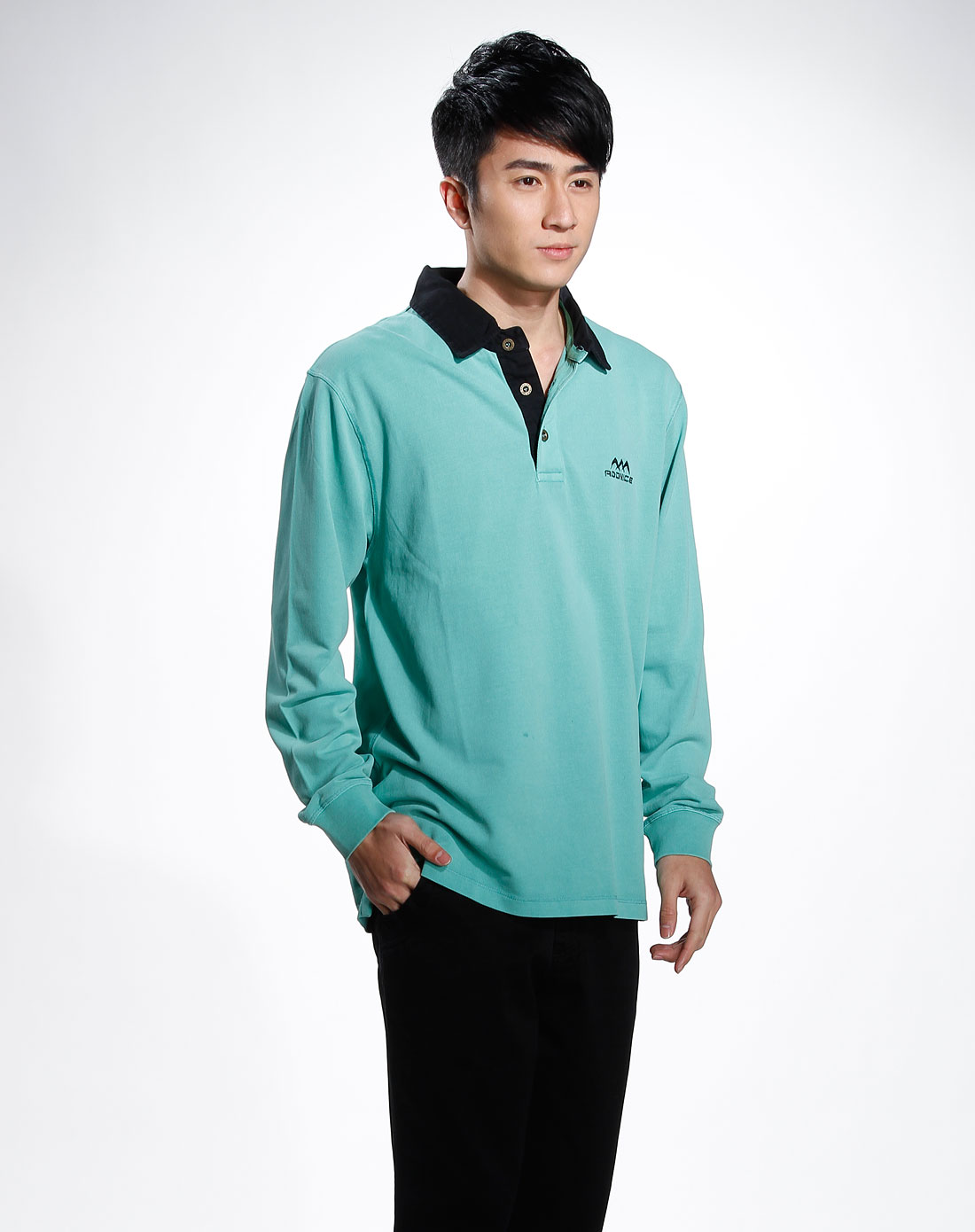 男款浅青色翻领长袖t恤