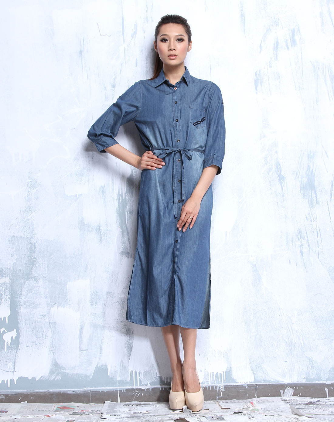 女款深靛蓝色休闲牛仔中袖连衣裙