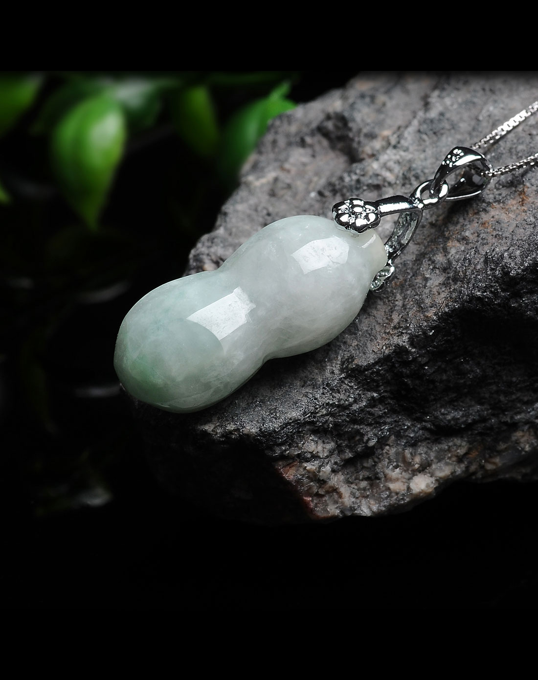 天然翡翠a货镶扣花生吊坠-生意兴隆