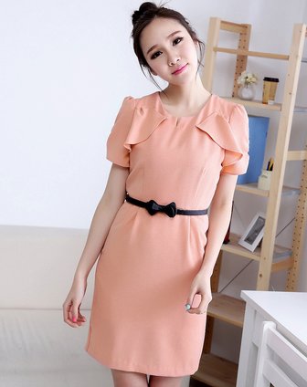杏粉色修身圆领短袖连衣裙