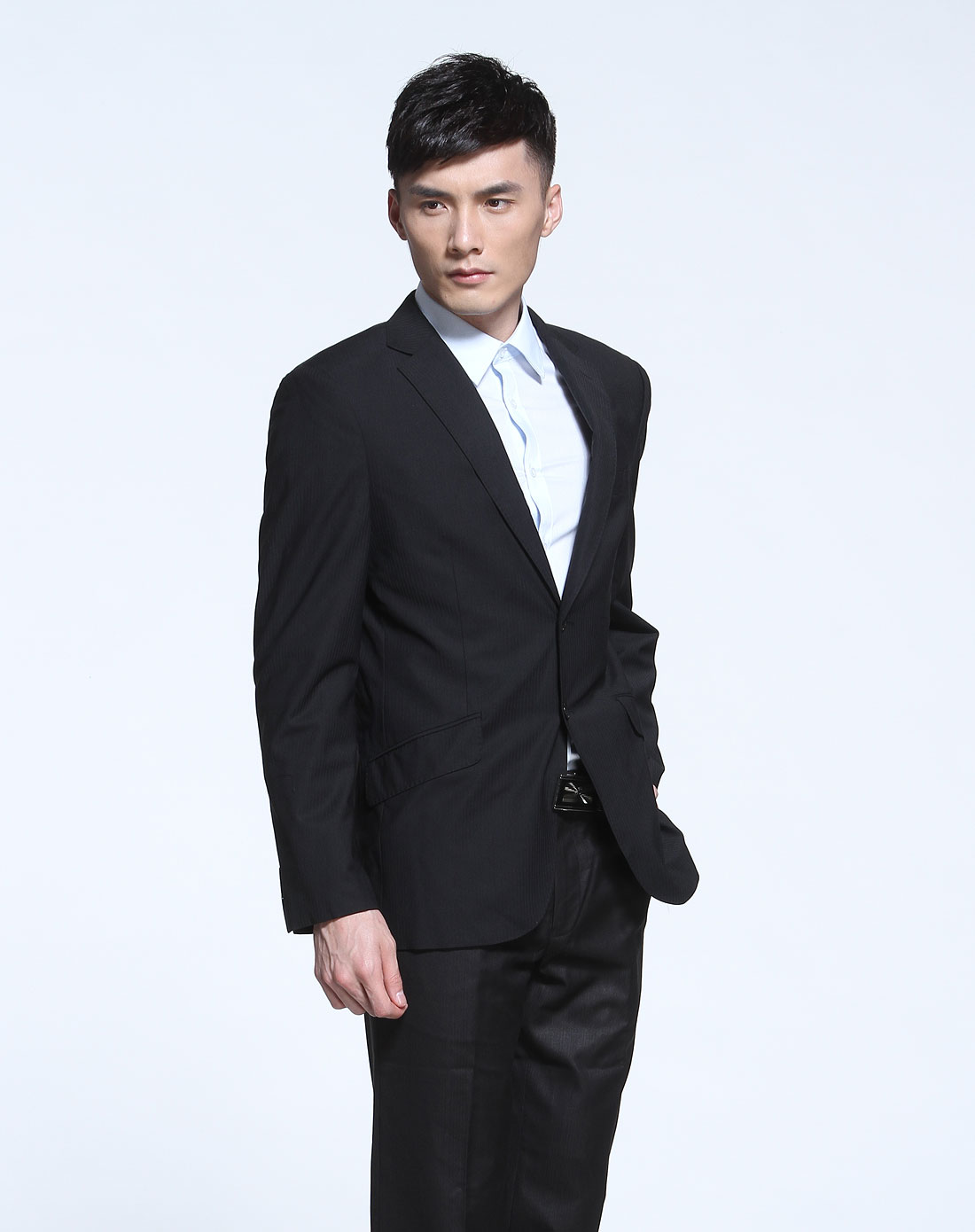 男款黑色时尚商务长袖西装