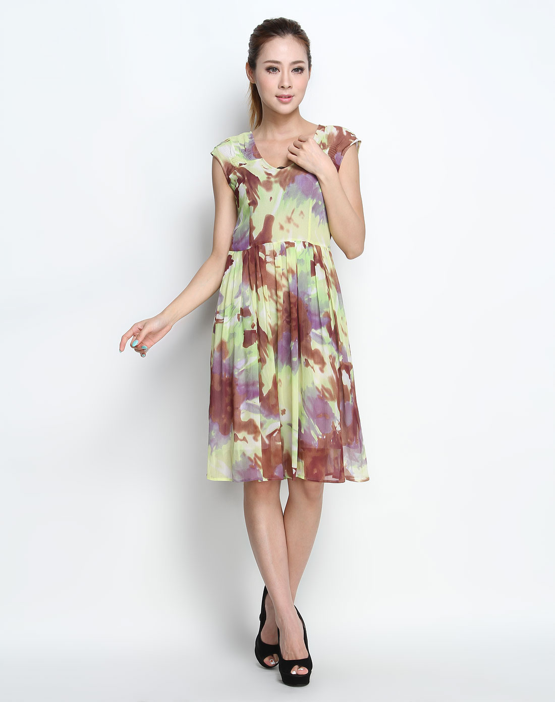 谷子corn女装专场 > 绿/多色v领碎花短袖连衣裙