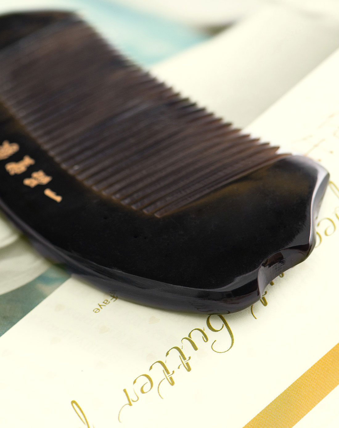 水牛角鱼形广梳