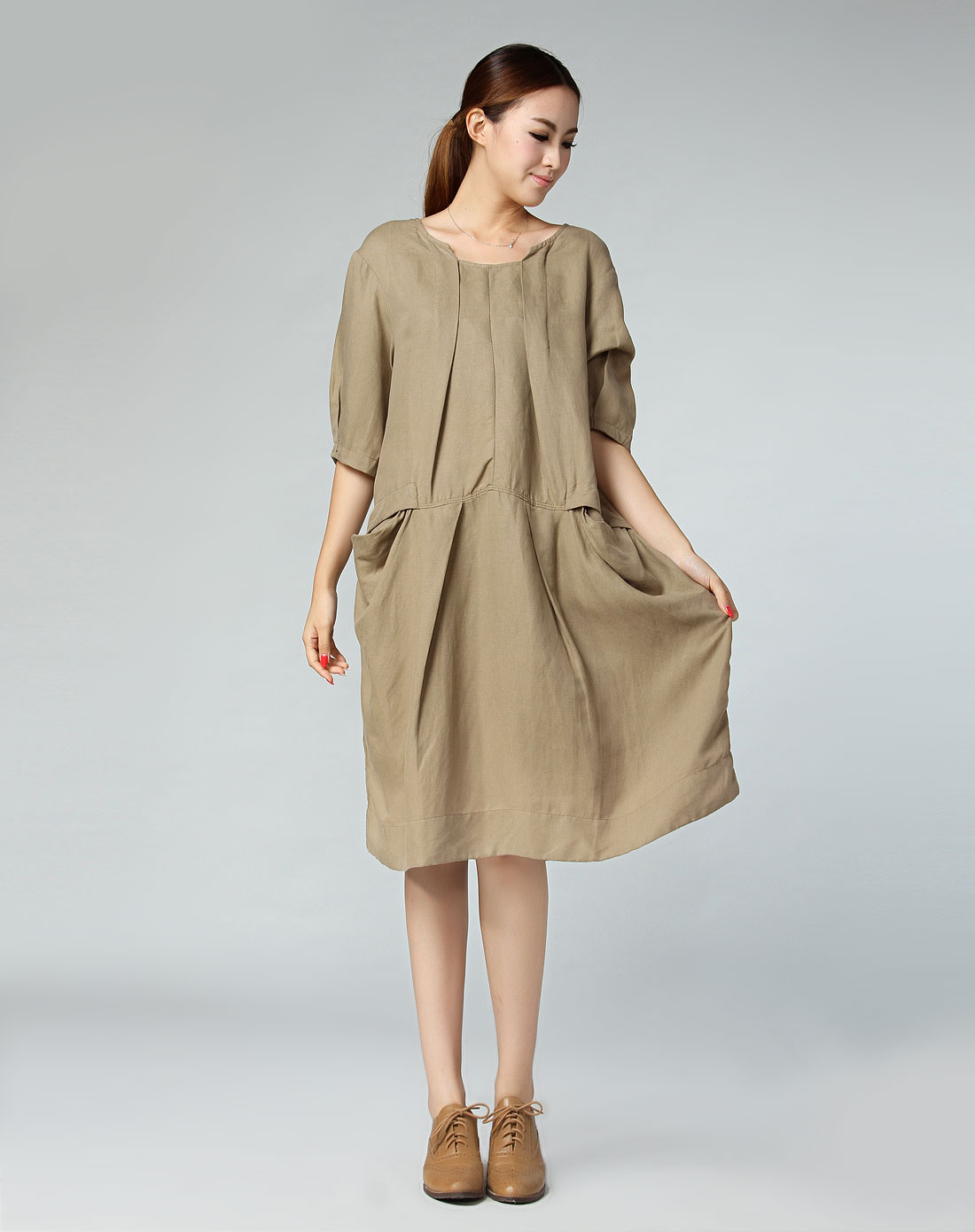 噢姆aum女装专场-深卡其色休闲宽松百搭中袖连衣裙