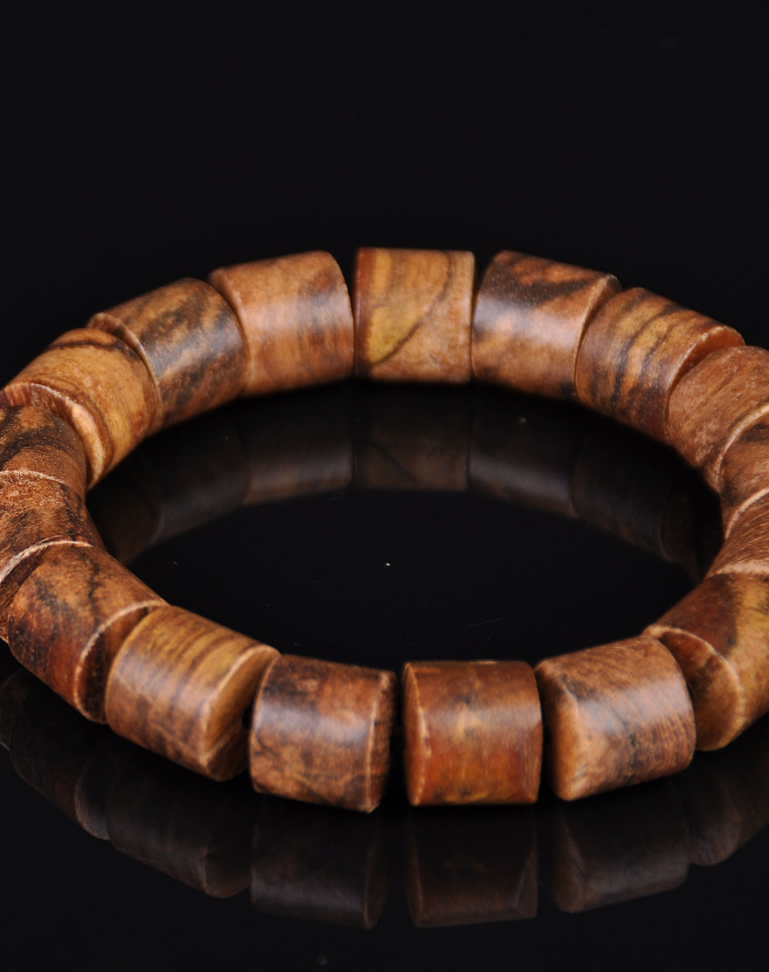 原木桶形花奇楠手串