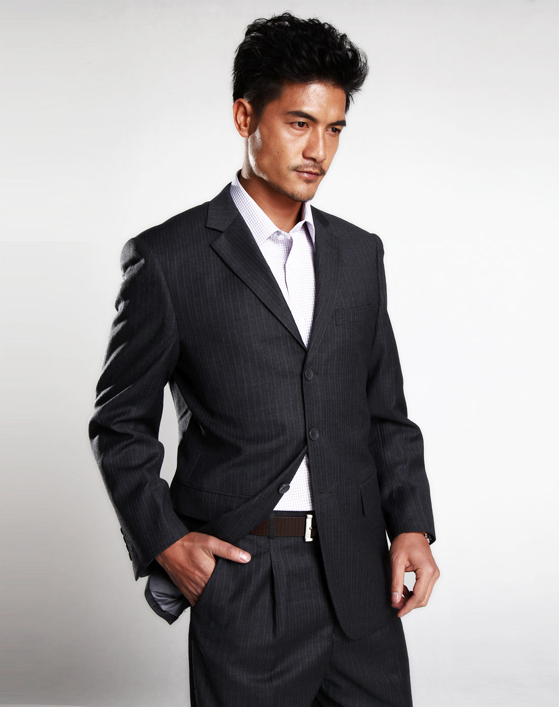 深灰色帅气成熟长袖西装套装