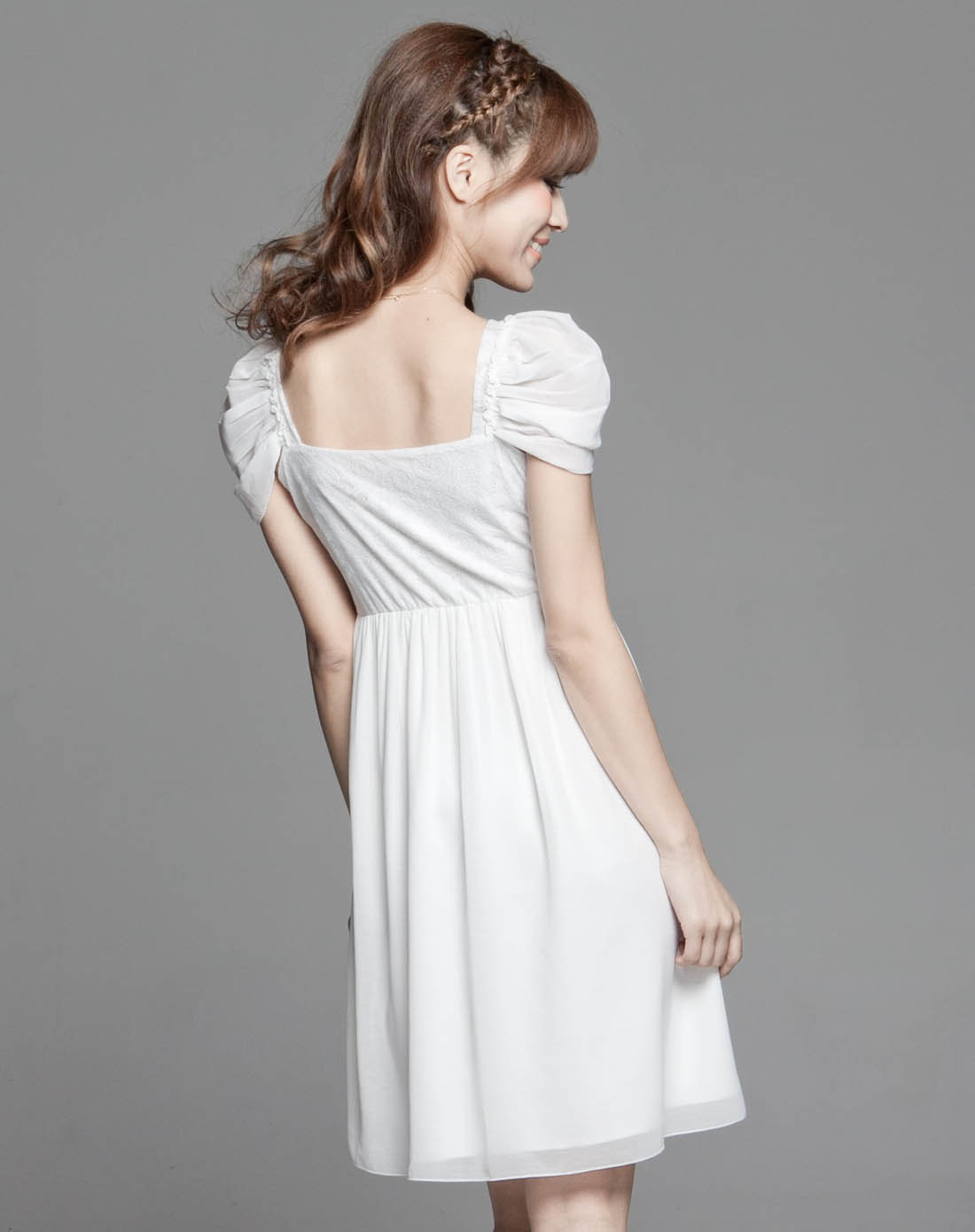 白色雪纺修身显瘦气质短袖连衣裙