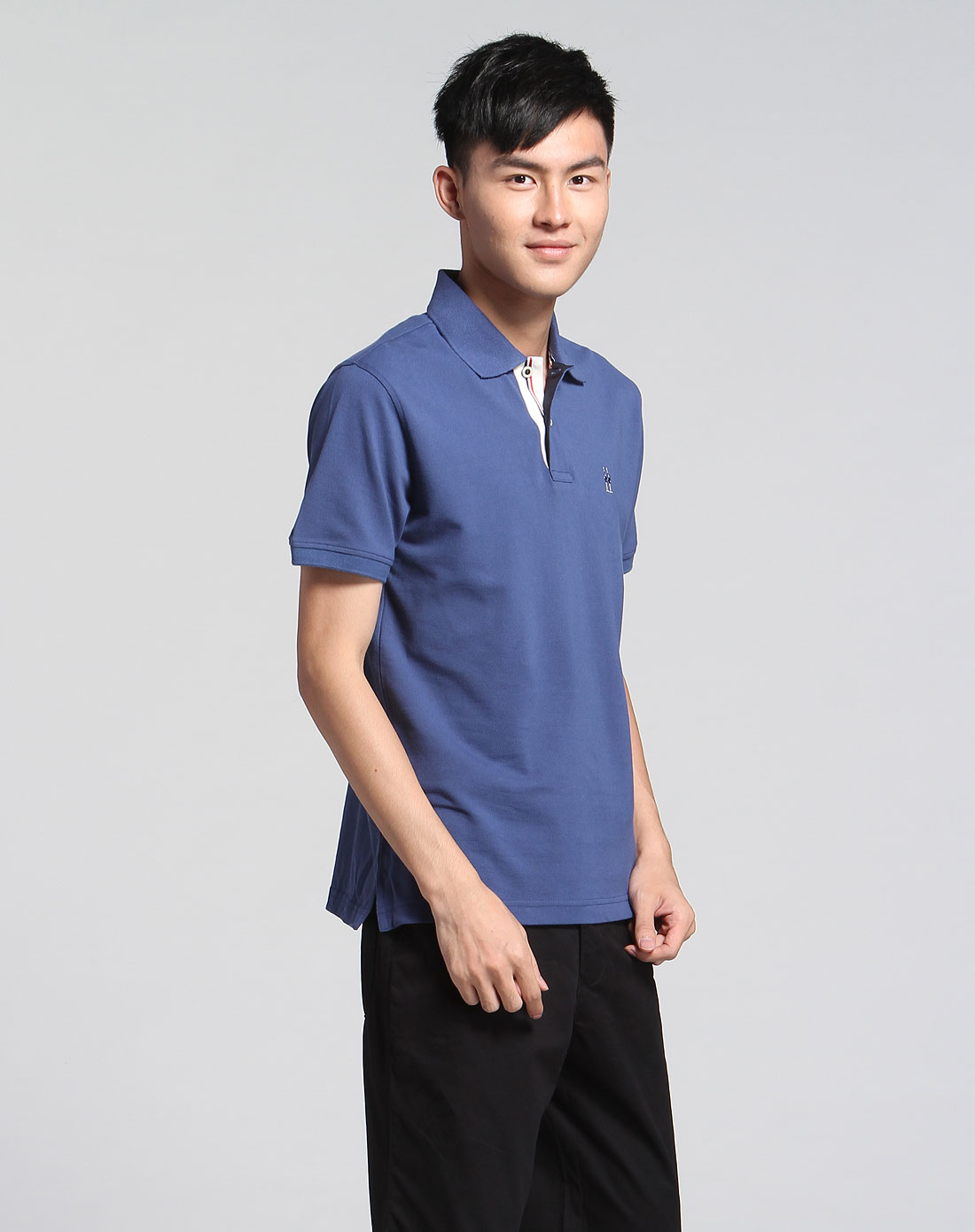 纯色绣花钴蓝色短袖翻领t恤